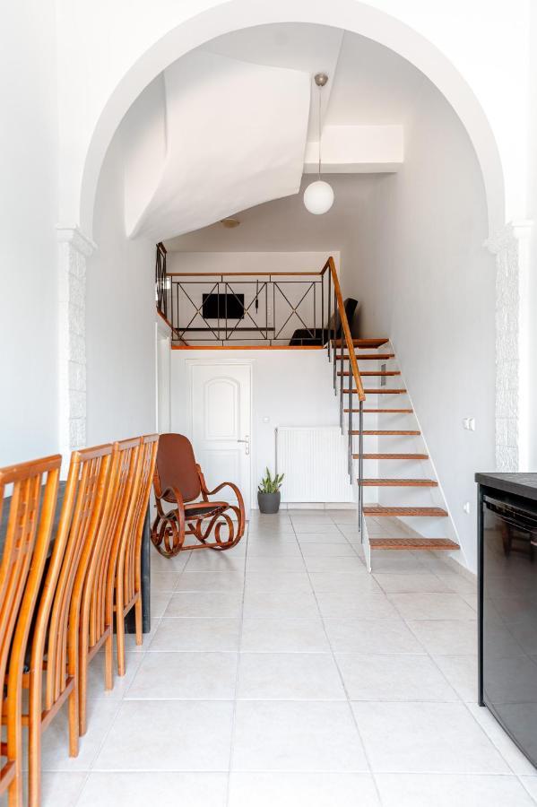 A&D Houses No3 Патра Екстериор снимка
